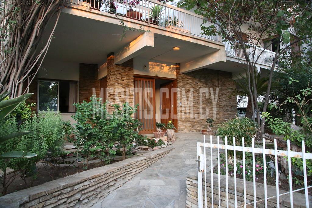 Whole Floor 4 Bedrooms Classic House With Innovative Modern Touch In Agios Andreas For Rent #3773-35