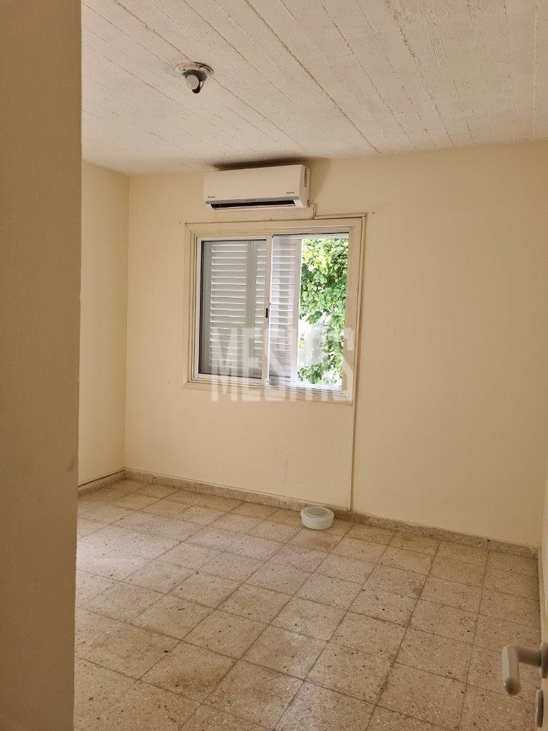 Small One Bedroom House For Sale/ Rent With Front And Back Yard At The Settlement In Latsia, Nicosia #31006-9