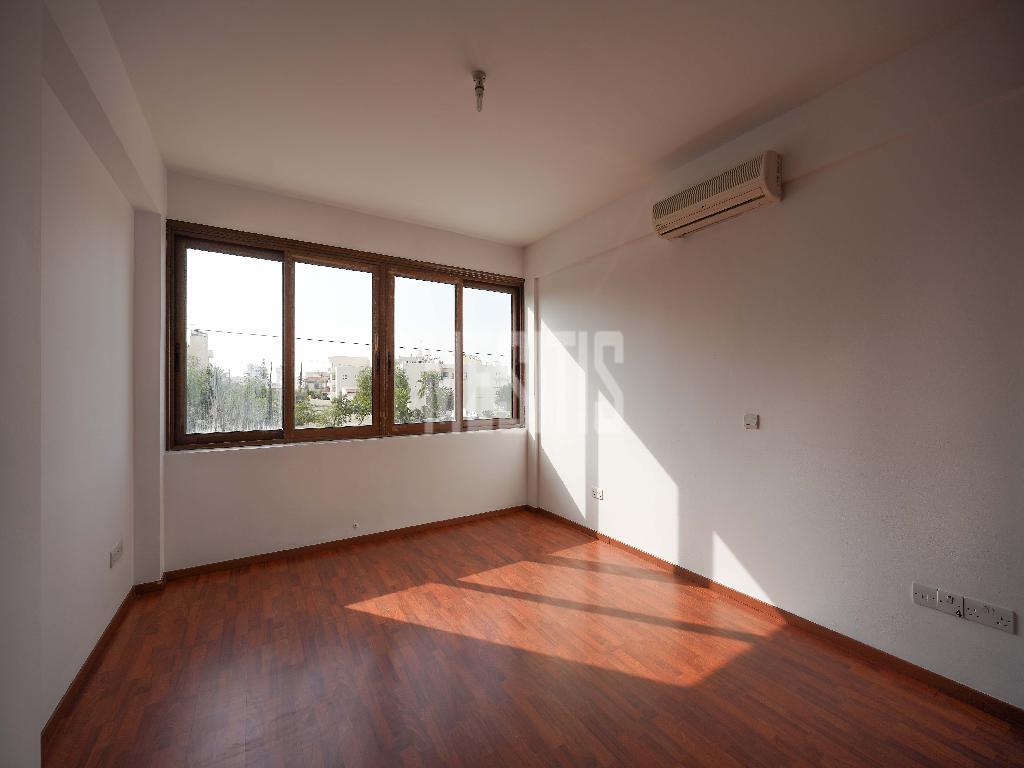 Whole Floor Large 3 Bedroom Apartment For Sale In Latsia Area, Nicosia #28448-8