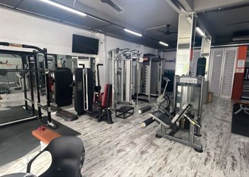 Gym with 4 Licenses Equipment And machines For Sale In Very Food Location In Strovolos, Nicosia
